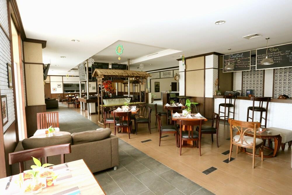 Amarelo Hotel Solo Kültér fotó