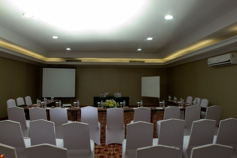 Amarelo Hotel Solo Kültér fotó