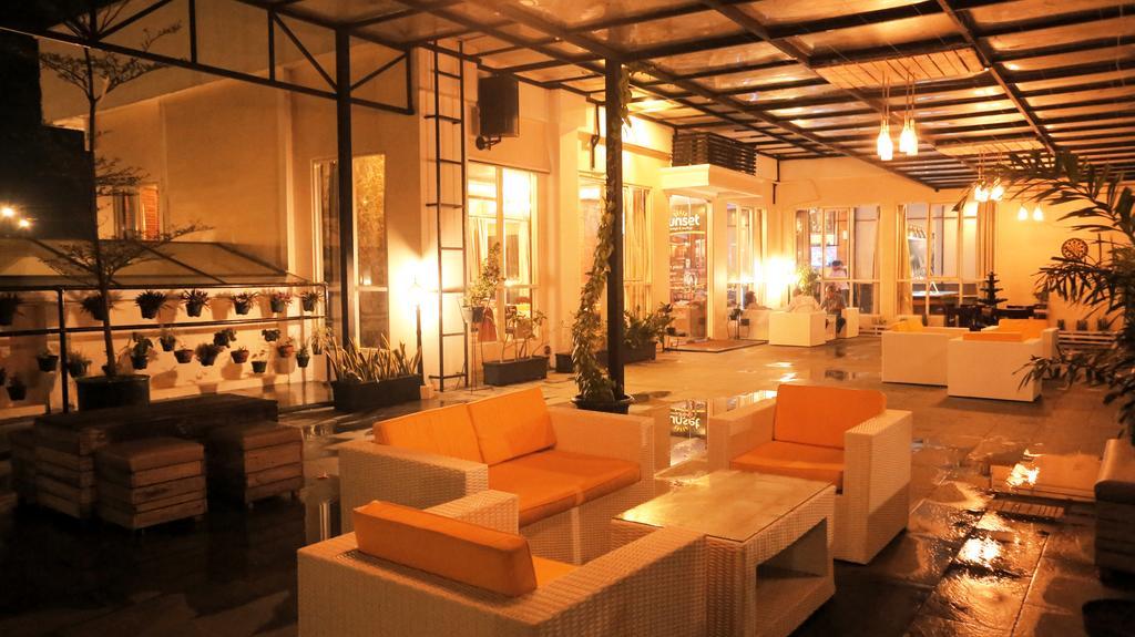 Amarelo Hotel Solo Kültér fotó