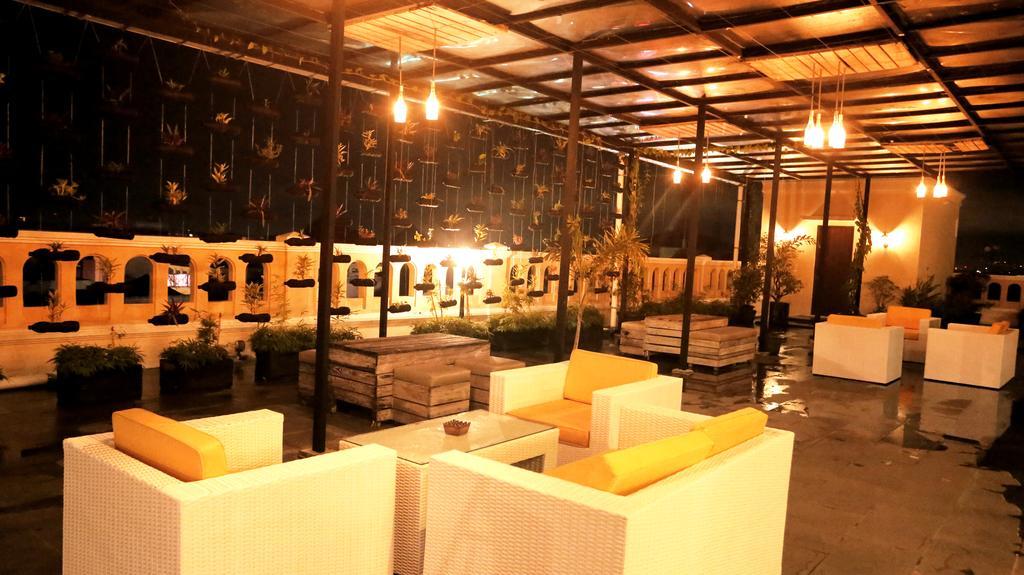 Amarelo Hotel Solo Kültér fotó