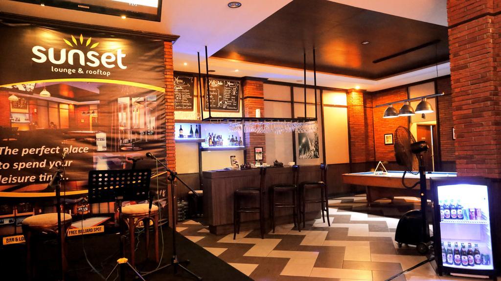 Amarelo Hotel Solo Kültér fotó