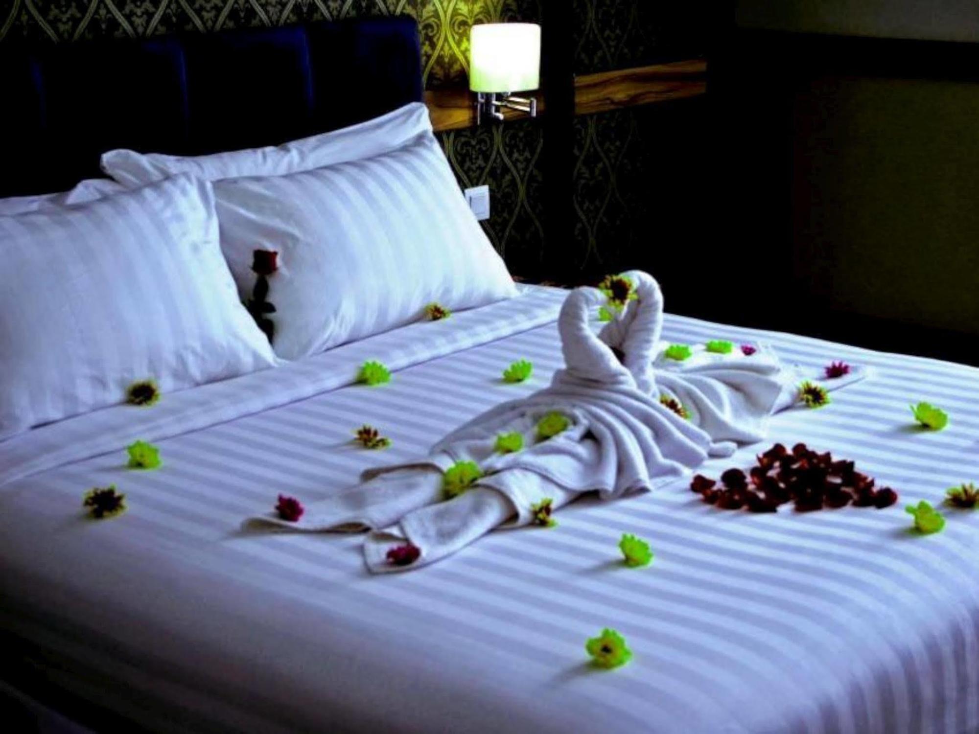 Amarelo Hotel Solo Kültér fotó